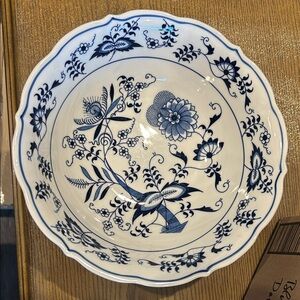 Vintage BLUE DANUBE Blue Onion 9" Round Serving Bowl Dish Made in Japan- 1960’s